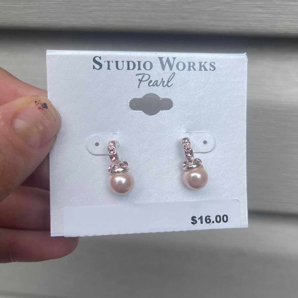 Studio works. Pink pearl stud earrings